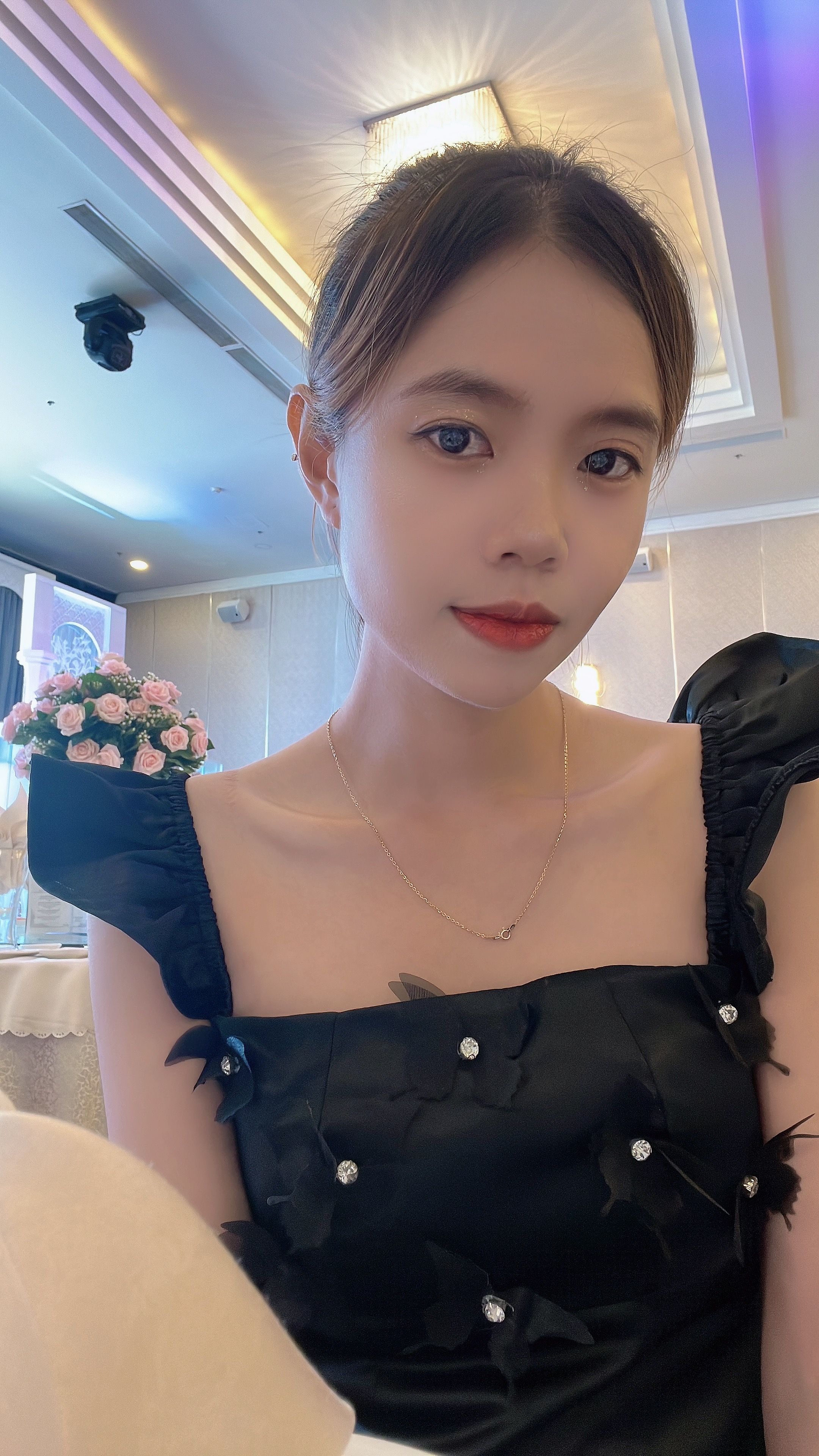 beauty_1695554361757.jpeg